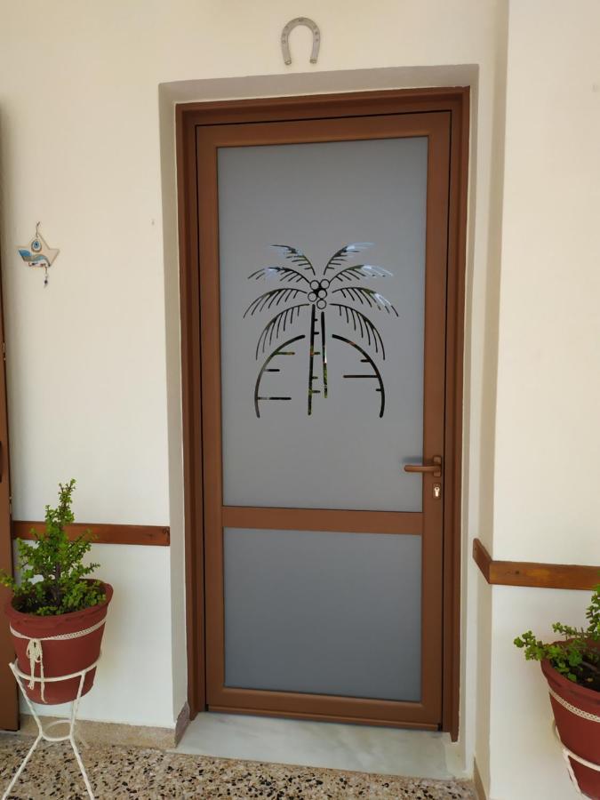 Finikas Rooms Agia Marina  Dış mekan fotoğraf
