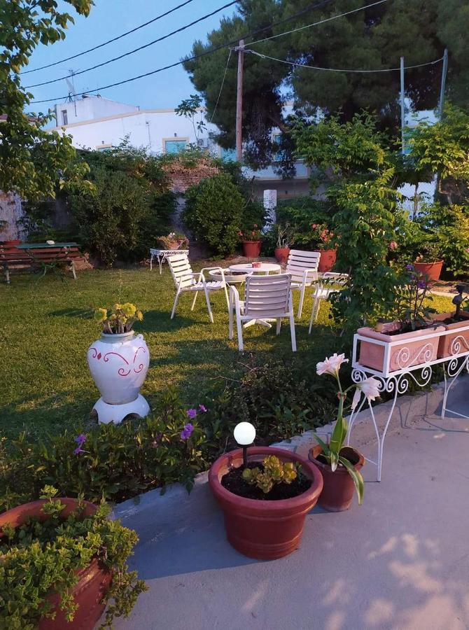 Finikas Rooms Agia Marina  Dış mekan fotoğraf
