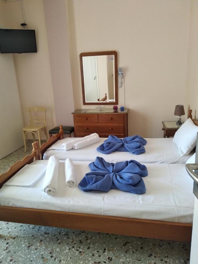 Finikas Rooms Agia Marina  Dış mekan fotoğraf