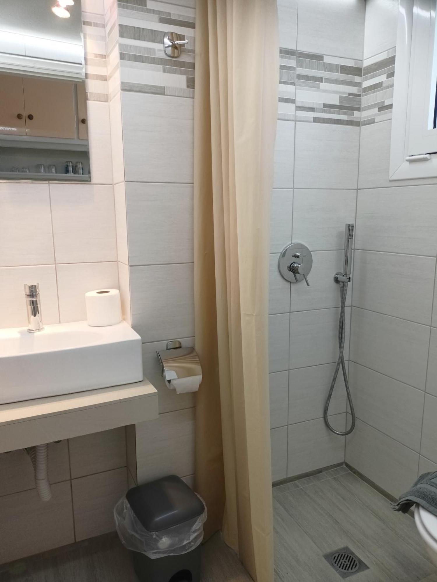 Finikas Rooms Agia Marina  Oda fotoğraf
