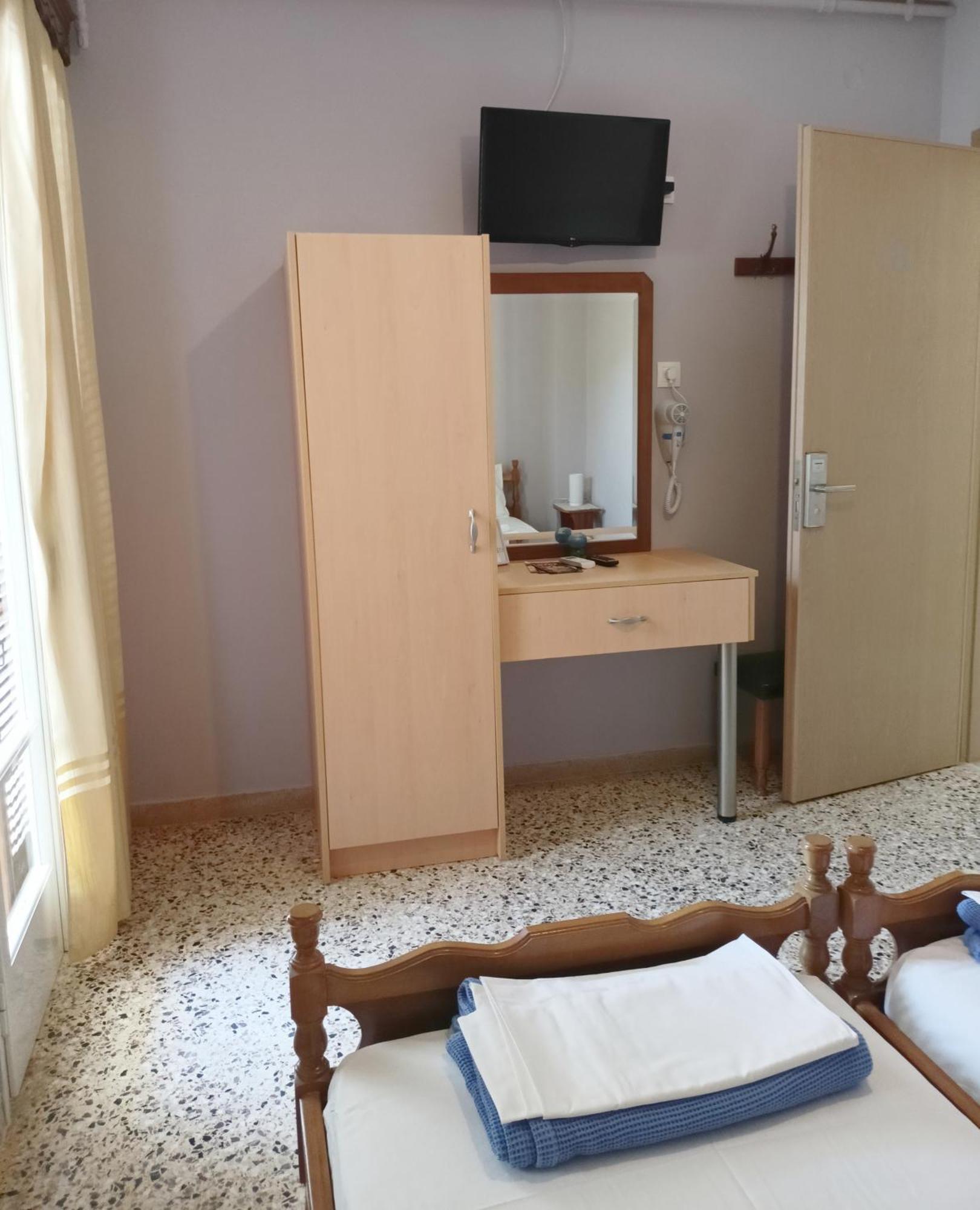 Finikas Rooms Agia Marina  Oda fotoğraf