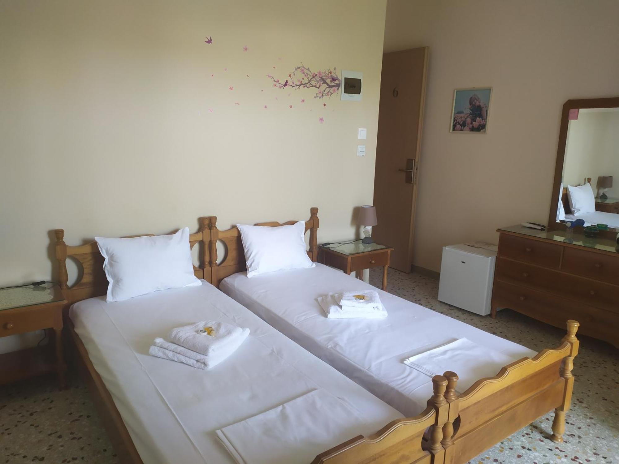 Finikas Rooms Agia Marina  Oda fotoğraf