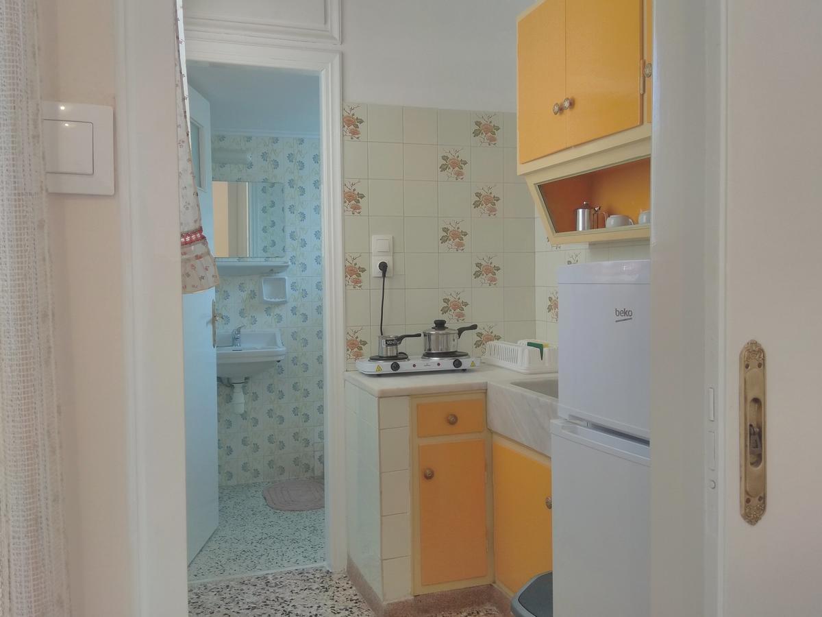Finikas Rooms Agia Marina  Dış mekan fotoğraf