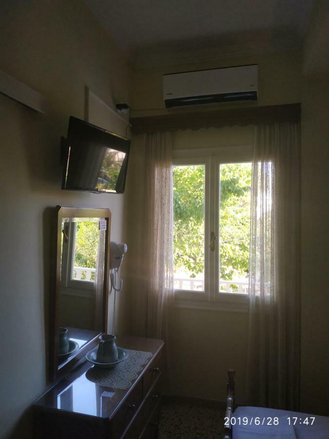 Finikas Rooms Agia Marina  Dış mekan fotoğraf